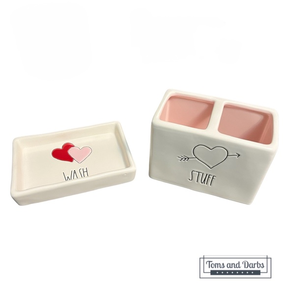 Rae Dunn WASH STUFF HUGS & KISSES Bathroom Towel Set - Picture 2 of 3